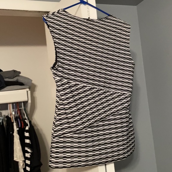 Women’s Top - Picture 4 of 6